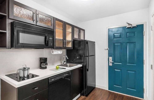 Hancock Apartment | Experience Austin's Famous 6th Street! Full Kitchen, Pet-friendly Property!