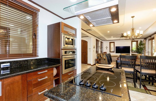 Playa Hermosa Condo | Experience Beachfront Bliss in a Charming 3-Bedroom Condo - Sol y Mar 4C