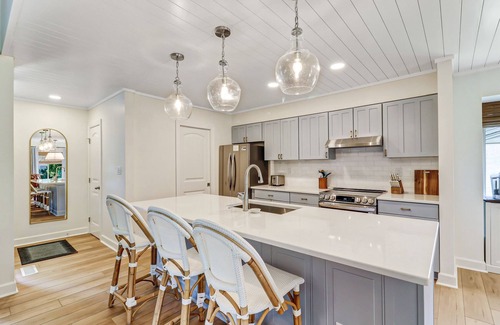 South Beach Villa | Experience Coastal Elegance: Newly Renovated Villa in South Beach Marina