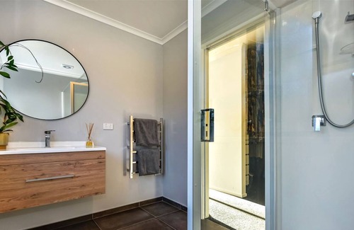 Mount Olympus Ski Field House | Experience Christchurch's charm: Stay in Rolleston for a cozy, local escape!