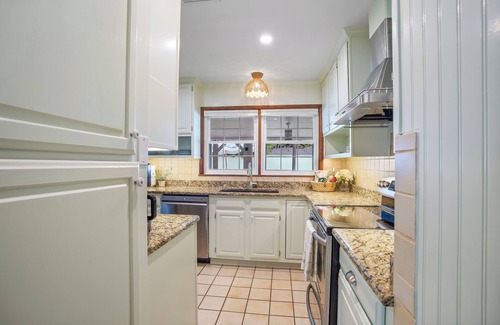 Jacksonville Beach House | Experience Coastal Bliss: Your 3-Bedroom, 2-Bath Retreat Minutes from the Beach!