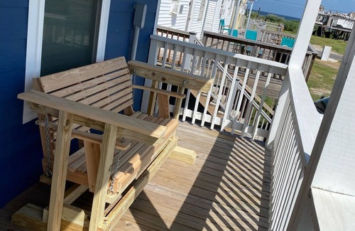 Grand Isle House | Experience coastal charm at Dream On, a cozy 2BR retreat in Grand Isle, LA.
