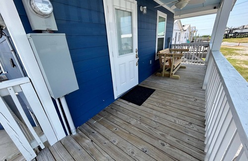 Grand Isle House | Experience coastal charm at Dream On, a cozy 2BR retreat in Grand Isle, LA.