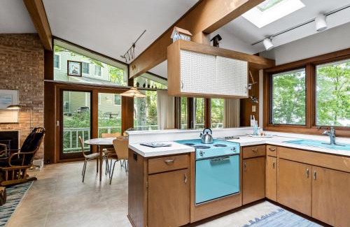 Port Sheldon House | Experience comfort at Graceland, a charming 3-bedroom house