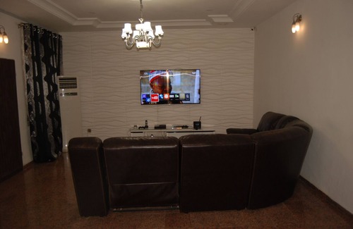 Abuja Hotel | Experience Comfort @ Kings Court Hotel,Abuja Good location,good staff,good rooms