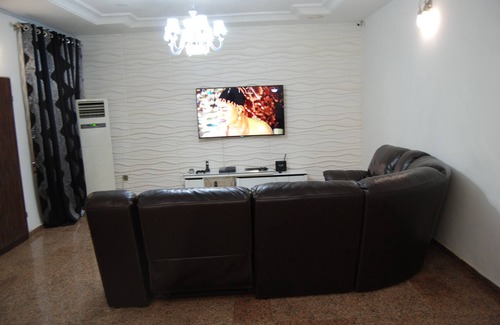 Abuja Hotel | Experience Comfort @ Kings Court Hotel,Abuja Good location,good staff,good rooms