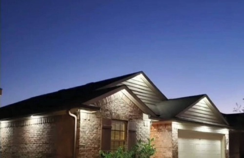 Channelview House | Experience Comfort and Convenience in our Spacious and Cozy home.