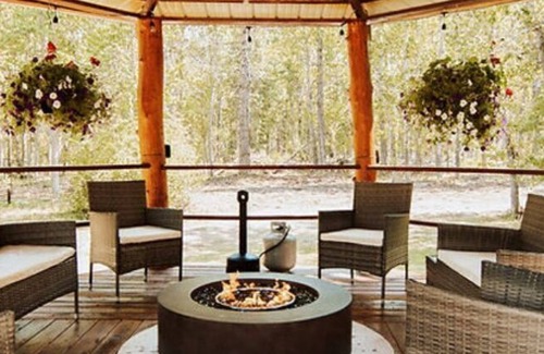 Roberts Cabin | Experience extraordinary peace, privacy, & luxury. Modern log cabin, georgeous!