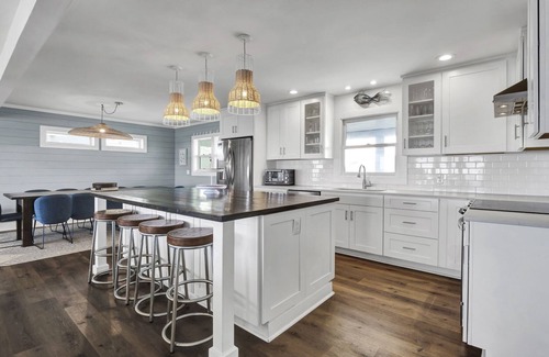 Shell Island House | Experience island life with amazing views and easy beach access! 6BR, 5BA