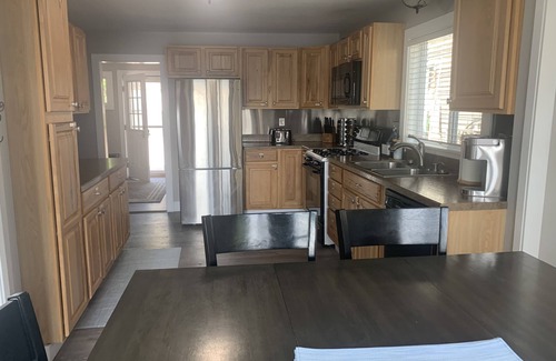 Rockford Cottage | Experience lake life at our 3-bedroom beachfront cottage, near Grand Rapids.
