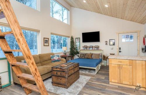Badger Ski Chalet | Experience Lakeside Cabin Living in North Pole, AK