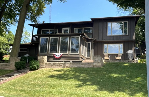Branch House | Experience lakeside luxury with stunning views and elegant spaces