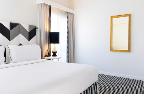 Norma Triangle Hotel | Experience Life at West Hollywood! 2 Modern Units, Balcony, Rooftop Heated Pool!