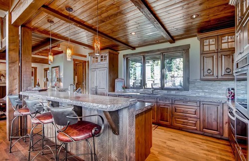 Baldy Mountain House | Experience luxury at Three Sisters Lookout with stunning mountain views!