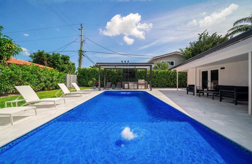 Boca Raton House | Experience Luxury and Comfort in Boca Raton: Your Ideal Vacation Home Awaits!n