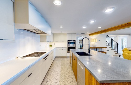 Mount Dora House | Experience Luxury and Charm at Our Lakefront Vacation Rental in Mount Dora, FL!