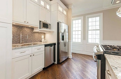 Irving Park House | Experience Luxury and Comfort in Chicago - 4bd/4ba House