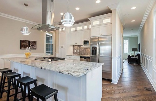 Irving Park House | Experience Luxury and Comfort in Chicago - 4bd/4ba House