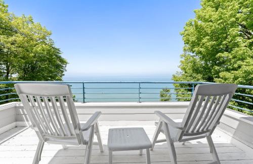 Port Sheldon House | Experience luxury at Lakefront Villa