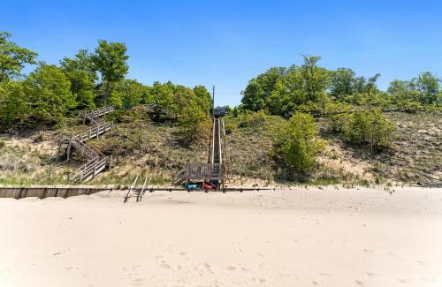 Port Sheldon House | Experience luxury at Lakefront Villa