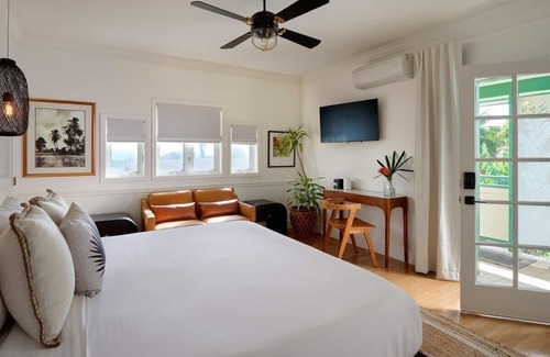 Wailuku Bed & Breakfast | Experience luxury at The Ulu Suite | Garden patio