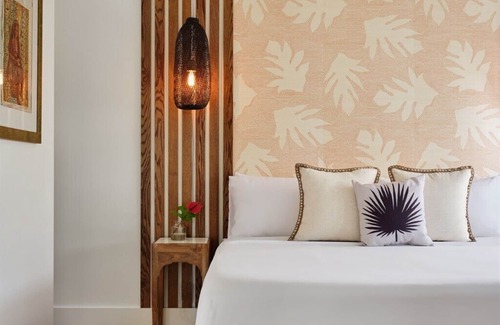 Wailuku Bed & Breakfast | Experience luxury at The Ulu Suite | Garden patio