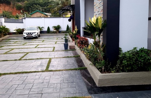 Mallam Apartment | Experience Luxury Livingnat McCarthy Hill Court