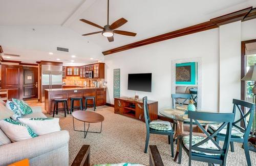 Wailua Condo | Experience Luxury Living in our Penthouse Condo with Free Parking-Book Now!