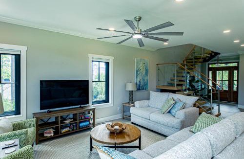 Sweetgrass House | Experience Modern Coastal Living in this Beautifully Designed 4-Bed, 4-Bath Home