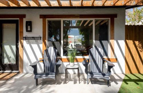Little Tuscany House | Experience Modern Luxury at Desert Hideaway