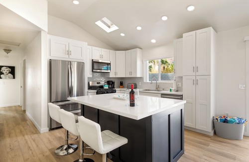 Little Tuscany House | Experience Modern Luxury at Desert Hideaway