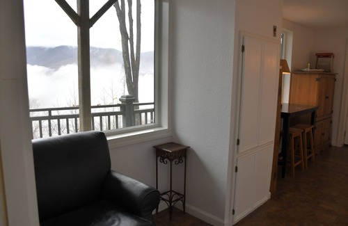 Laurel Ridge Ski Chalet | Experience mountain bliss at Great Aspen Chateau, 6 bdrm, 4 kings, Pet Friendly
