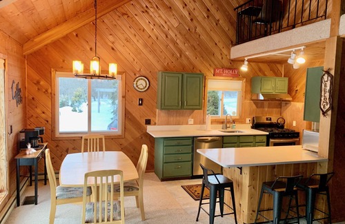 Mount Holly House | Experience mountain bliss! Just a 15-min ride to Okemo