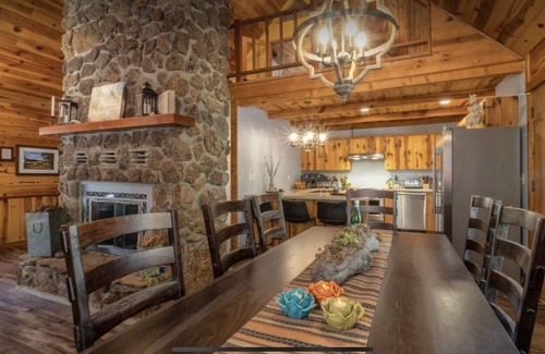 Munds Park Cabin | Experience nature in your cozy Munds Park 4-bedroom cabin by Coconino Forest