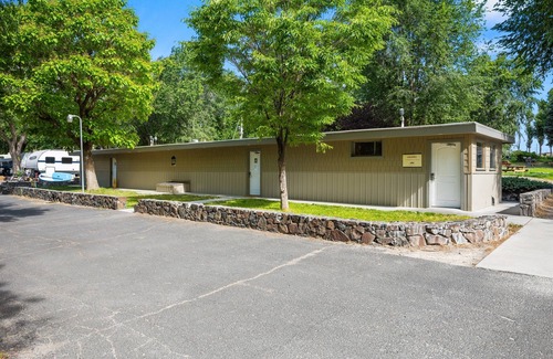 Soap Lake RV Rental | Experience Nature's Spa Glamping at Soap Lake