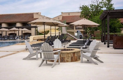Boerne House | Experience Nature's Splendor: Luxurious Resort with Unforgettable Views| 3 Units
