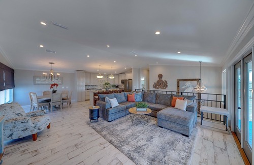 Lower Grand Lagoon House | Experience paradise in our 4-bedroom Gulf retreat near Panama City Beaches