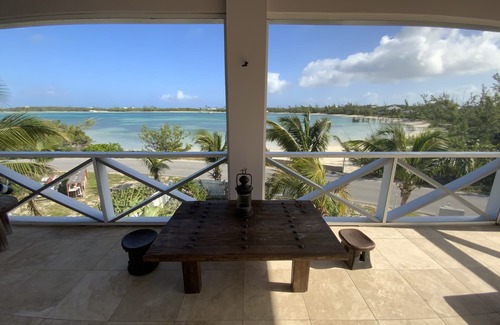 Green Turtle Cay Villa | "Experience Paradise at Lo Key Villa: Your Dream Getaway at Cocoa Bay Awaits!"