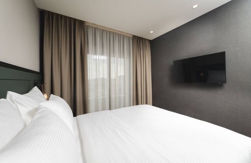 Podgorica Hotel | Experience Podgorica – 3 Stylish Suites in City Center - Free Parking!