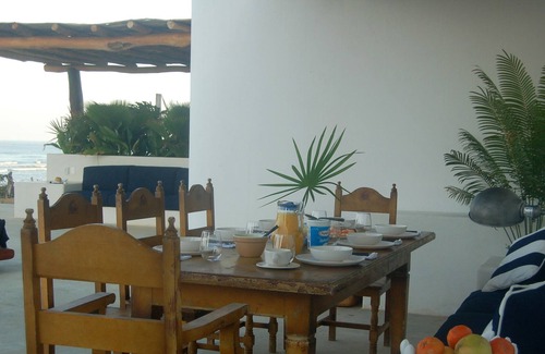 La Union de Isidoro Montes de Oca House | Experience real beach life where your only view is endless beach and surf