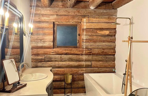 Canby Cabin | Experience Rustic Living in a Real Log Cabin 75 Acres of Natural Beauty