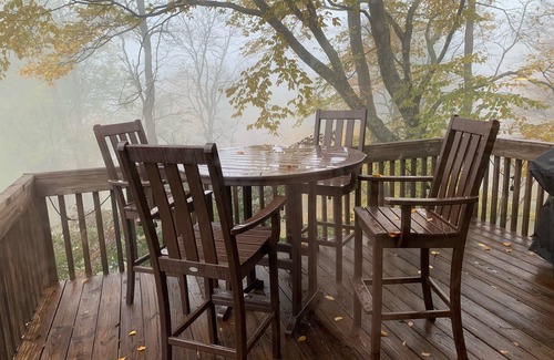 Blowing Rock House | Experience serene stays near The Blowing Rock. Only 1 mile from town!