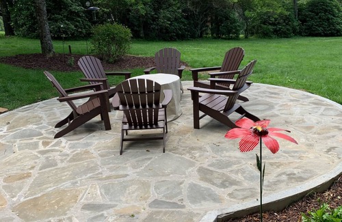 Blowing Rock House | Experience serene stays near The Blowing Rock. Only 1 mile from town!
