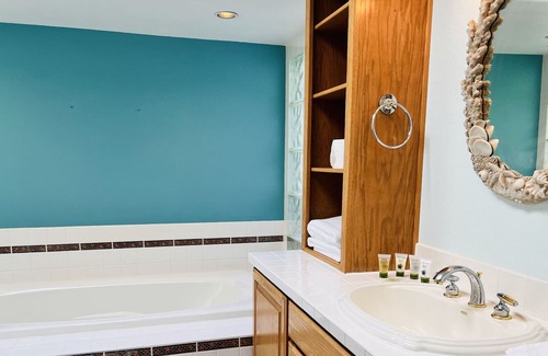 Madras House | Experience Serenity with Mountain Views & Home Gym