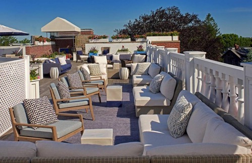 Historic Hill Apartment | Experience Soothing Moments & Luxury! Near The Elms Mansion! with Onsite Parking