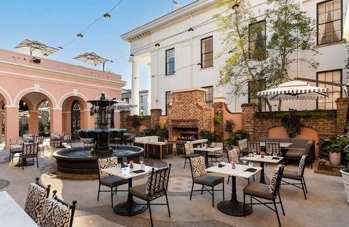 Charleston Historic District Hotel | Experience Soothing Moments & Luxury! Pets Allowed, Outdoor Swimming Pool!