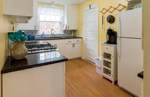 South Haven House | Experience South Haven - Little Yellow Cottage