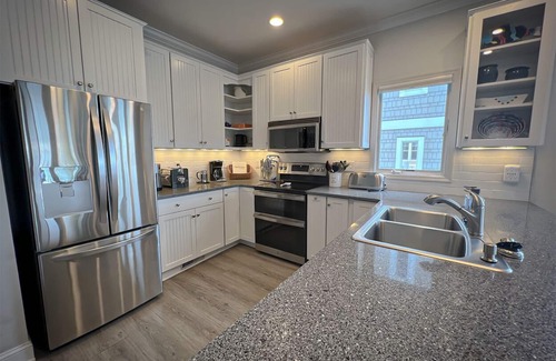 Wrightsville Beach House | Experience the island lifestyle, live like a local! 4Br/3.5ba waterfront duplex.
