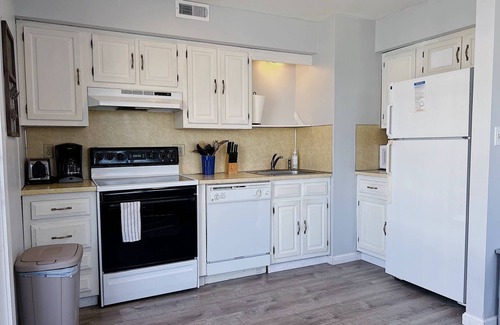 Townsend's Inlet Condo | Experience the Beaches of Sea Isle City by the Tranquility of the Bay!