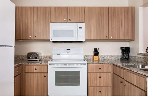 Enterprise Condo | Experience the Best 2-bedroom Condo with a Lazy River in Vegas - Special Offer!